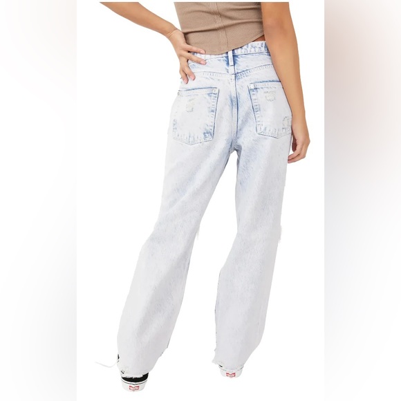 Free People Tapered Baggy Boyfriend Distressed Jeans Purple Rock Light Wash NEW - Picture 5 of 12